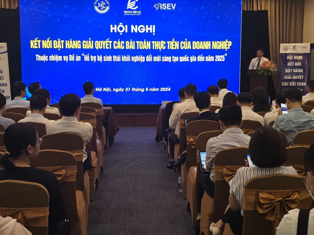 KẾT NỐI ĐẶT HÀNG GIẢI QUYẾT BÀI TOÁN THỰC TIỄN CỦA DOANH NGHIỆP NHẰM THÚC ĐẨY ĐỔI MỚI SÁNG TẠO MỞ