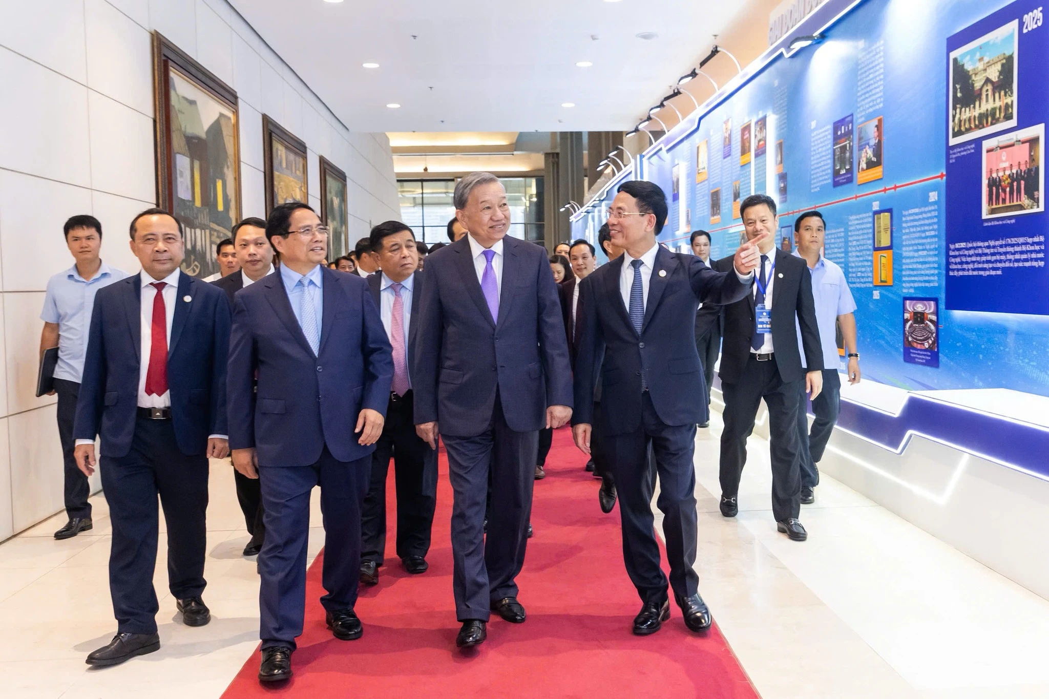 Tổng Bí thư và Thủ tướng dự Lễ kỷ niệm 80 năm ngành Bưu chính Viễn thông, 66 năm ngành Khoa học và Công nghệ